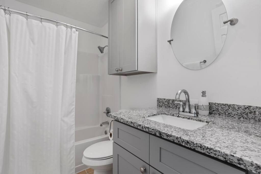 Quiet Apartment In Iowa, La Exterior photo
